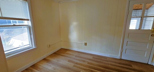 50-52-52 Howard St Unit 50 Howard St - Private Room for Rent