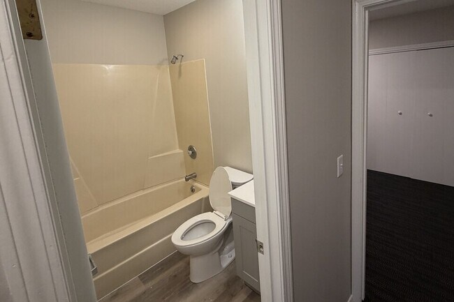 116 W Maumee St