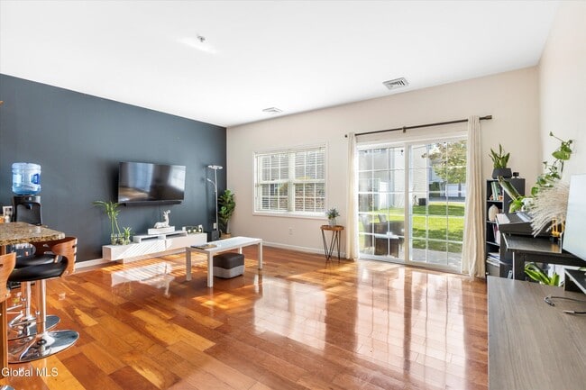 Photo - 401 Avalon Pl