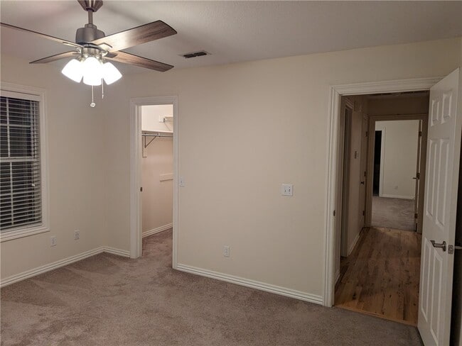Building Photo - 2030 N Hailey Dr