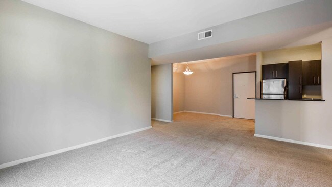 Victor On Venice Apartments For Rent In Los Angeles Ca Forrent Carpeted Living Room Victor On Venice Apartments
