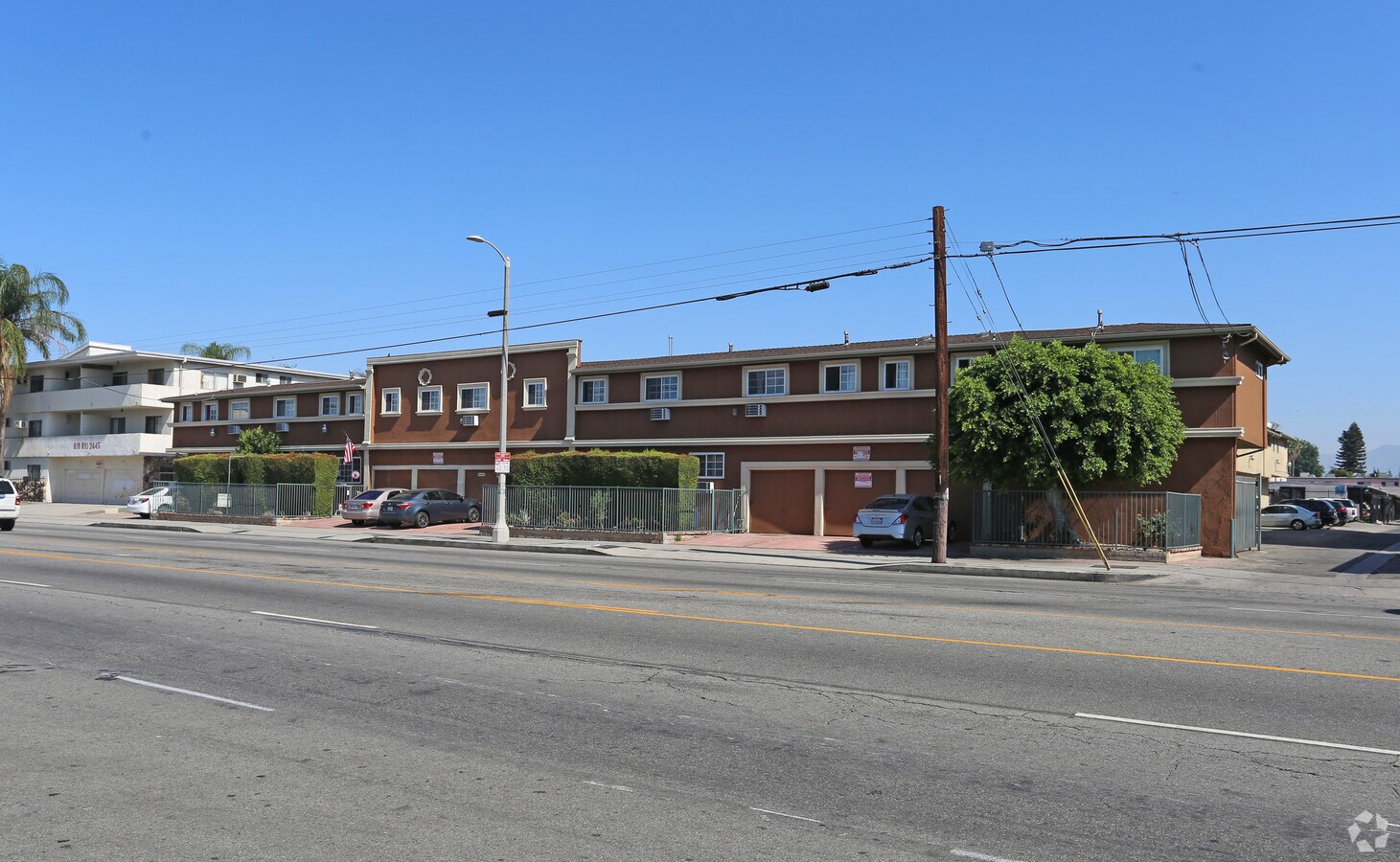 Edificio - 14735 Roscoe Blvd