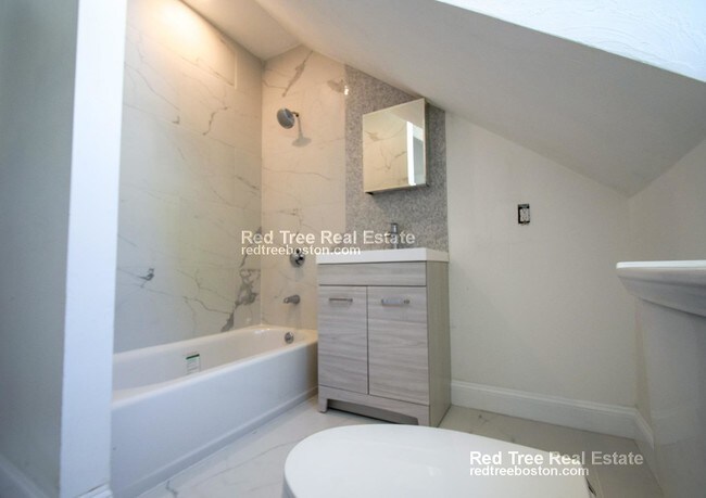 Photo - 32 Cedar St Unit RIGHT SIDE