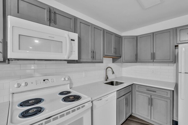 Photo - Riverside Apartments
