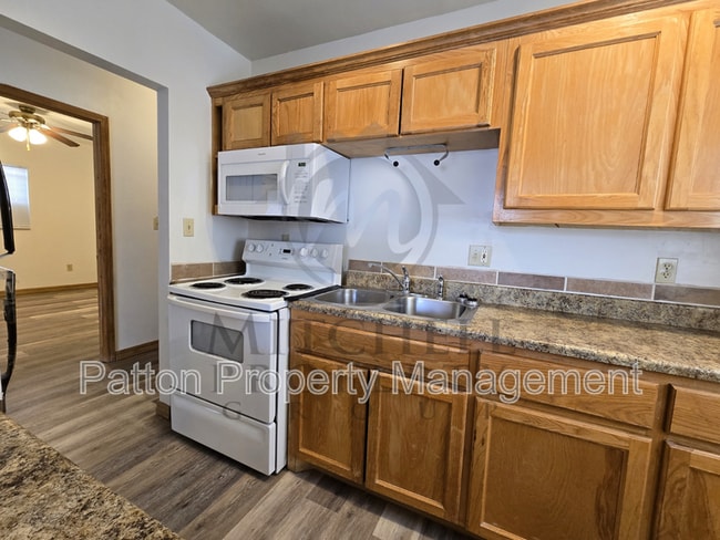 Photo - 1625 S La Salle St