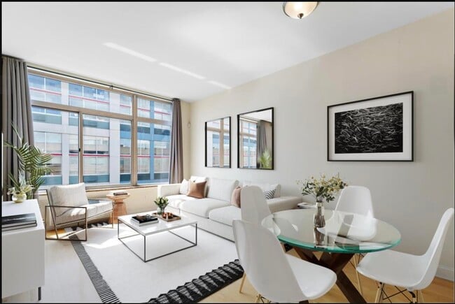 Building Photo - 10 Regent St Unit 801