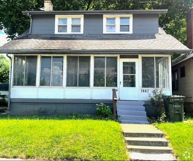Building Photo - 1687 E Mound St Rental