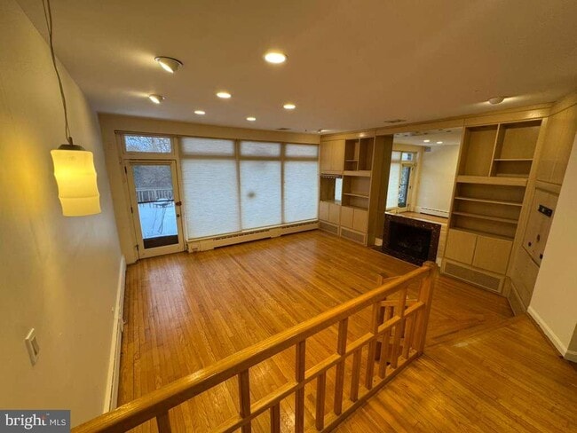 Photo - 8233 Fairview Rd