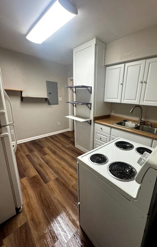 Photo - Charming two bedroom and one bath home available to rent near River Rd