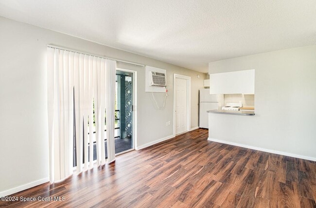 Photo - 1343 W Point Dr Unit 01