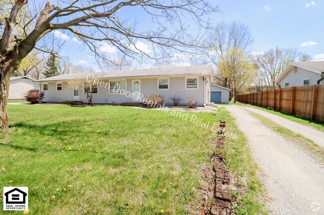 Building Photo - Now available 2 bedroom unit! Rental