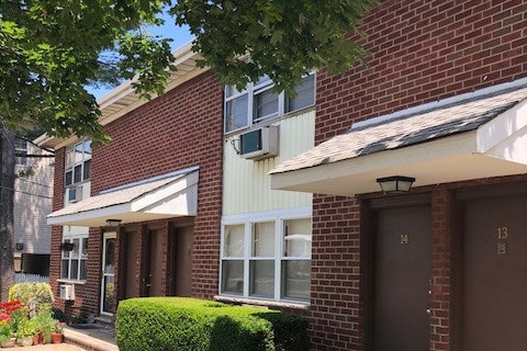 Building Photo - 732 County Ave Unit 1 Rental