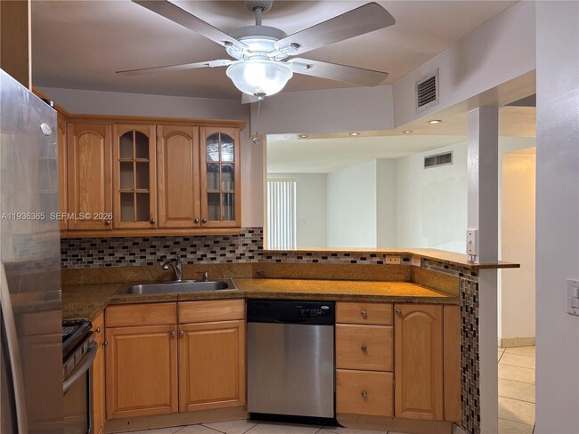 Photo - 1750 NE 191st St Unit 628-4