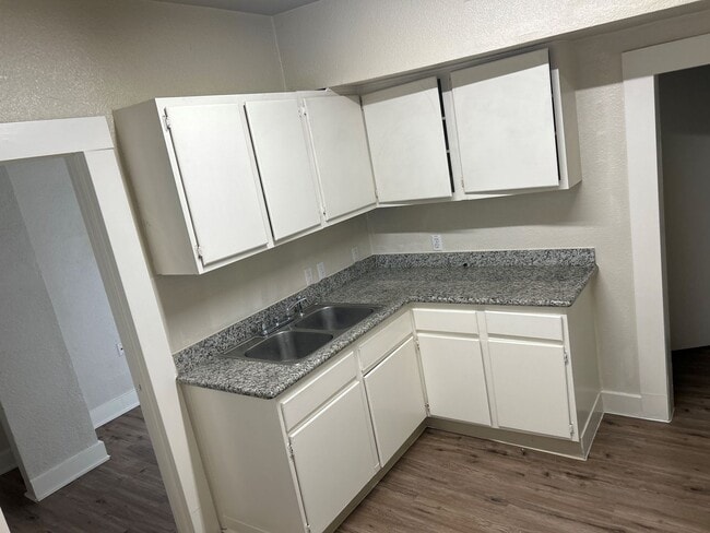 Photo - Y Street Unidad Apt 2