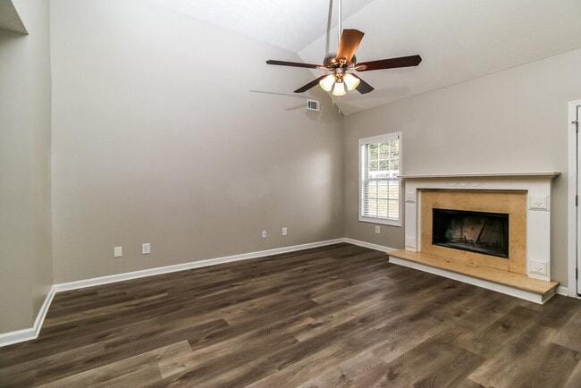 Photo - 100 Princeton Ct