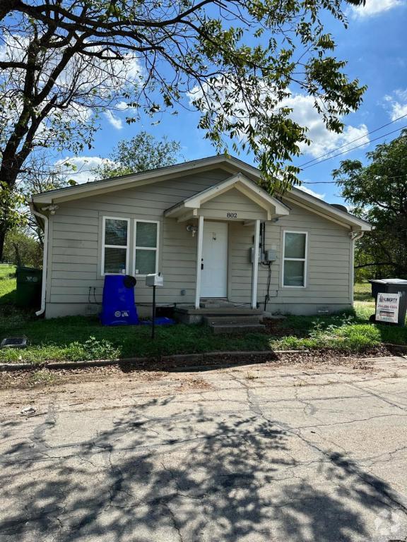 Building Photo - 802 Garrett Ave Rental