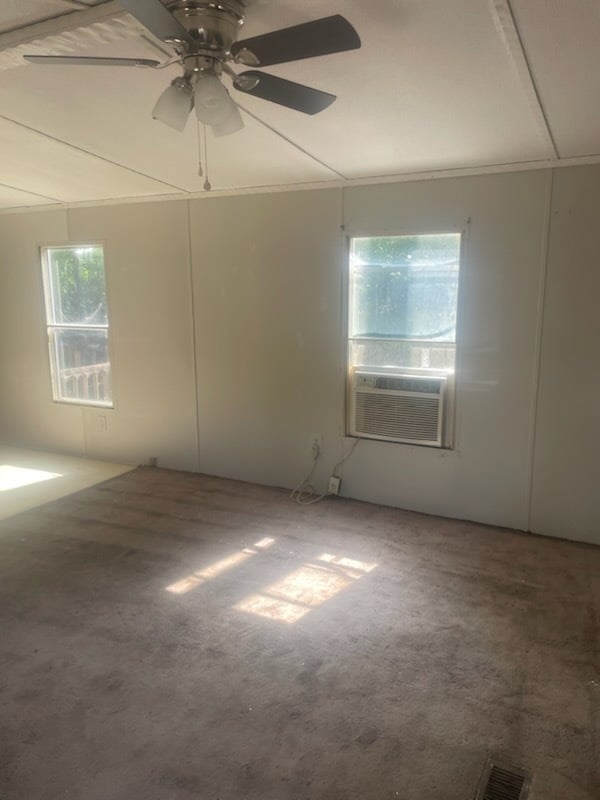 Photo - 127 Emily St