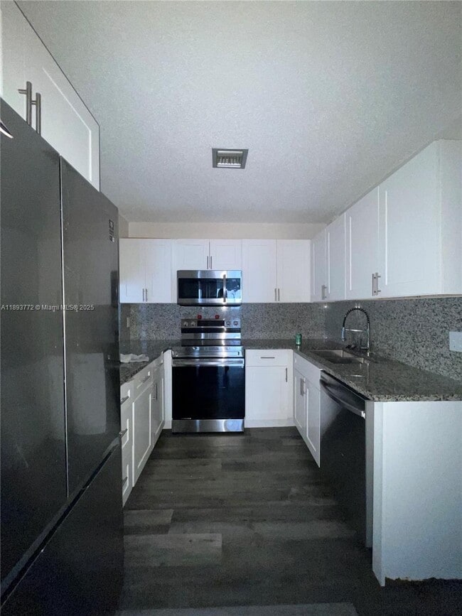 Photo - 4300 Landar Dr