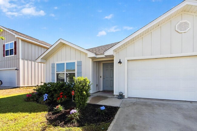 Photo - 727 Quintana St