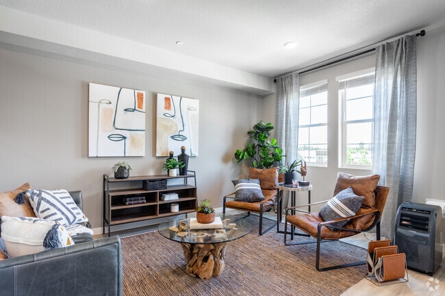 Studio, 1BA - 600 SF