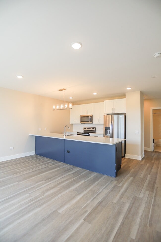 Photo - 880 Lee St Unit 212