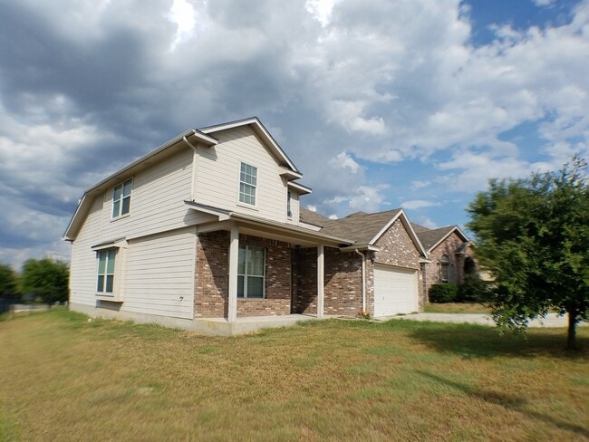 Photo - Large 4 bed house with master downstairs a...