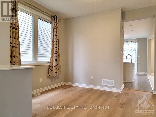 Photo - 251 Saddleback Cres