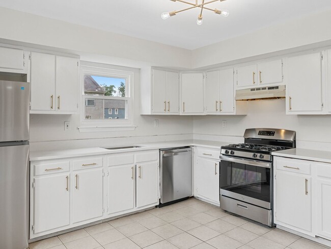 Building Photo - 7 Andrea Dr Unit A