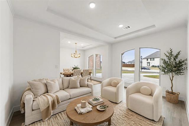 1320 Villanova Ln