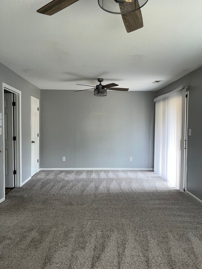 Photo - Two Bedroom 2.5 Bath Located in Riverbend