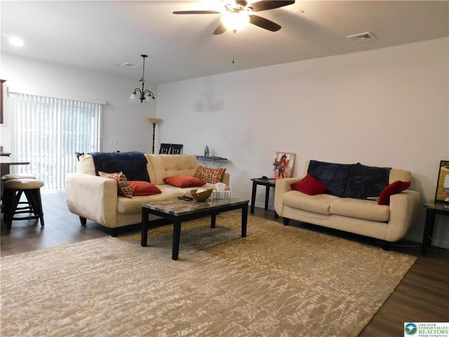 Photo - 1047 Cetronia Rd