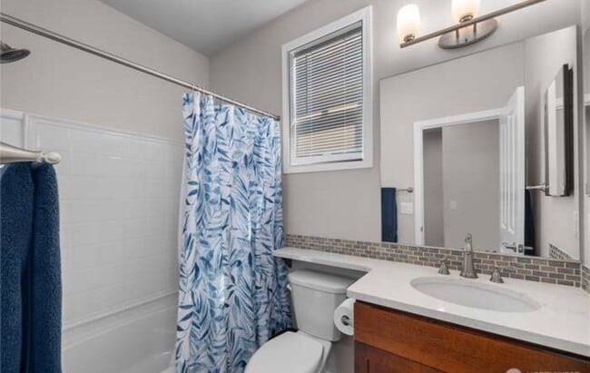 Photo - 8226 Canton Ave NE