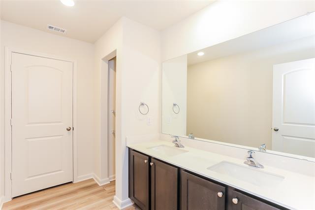 Photo - 140 Switchback Hl Rd