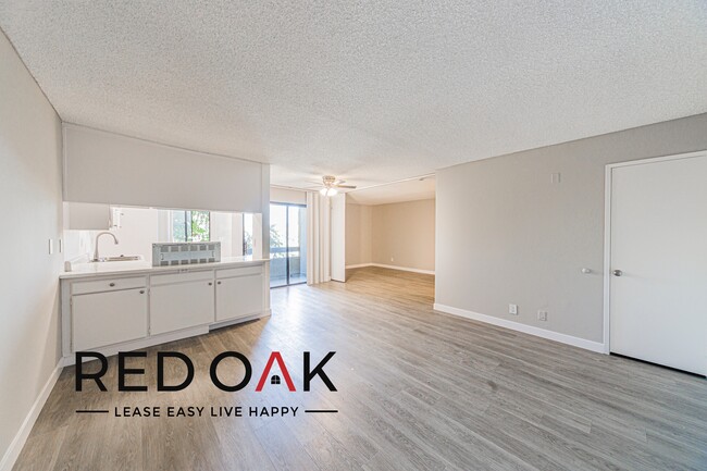 Photo - 8614 Woodley Ave Unit 108