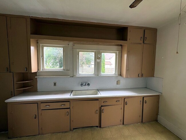 Photo - 1705 Bechel Pl NW