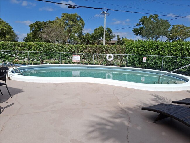 Photo - 5050 Bayview Dr Unidad 20