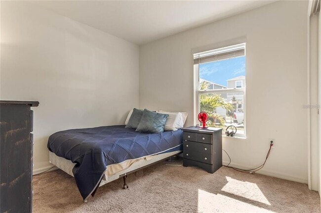 Photo - 495 Overpool Ave