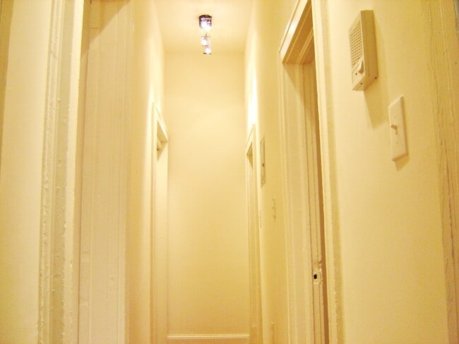 Building Photo - 1401 Madison Ave Unit 1401-4