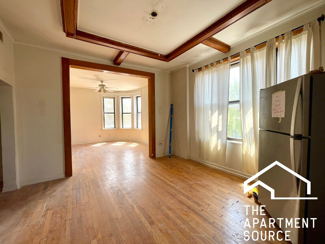 Photo - 2842 W Augusta Blvd