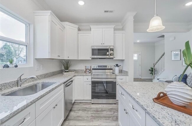 Photo - 1540 Beekman St