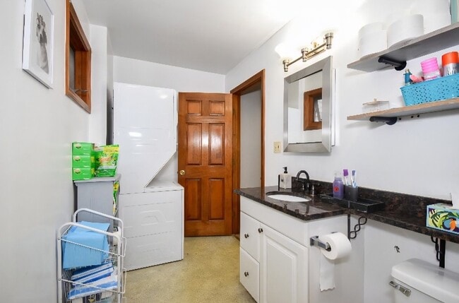 Photo - 105 Chestnut St Unit 1