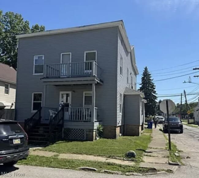 Building Photo - 2915 Roanoke Ave Unit 4
