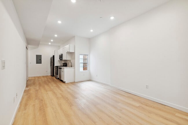 Building Photo - 5102 Arch St Unit 2