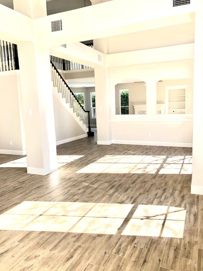 Photo - 5711 Silver Bay Ct