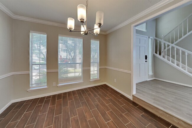 Photo - 1343 Edenderry Ln