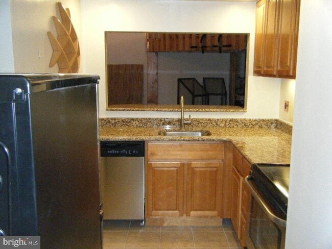 Photo - 2837 Cambridge St