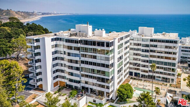 Building Photo - 17352 Sunset Blvd Unit 606