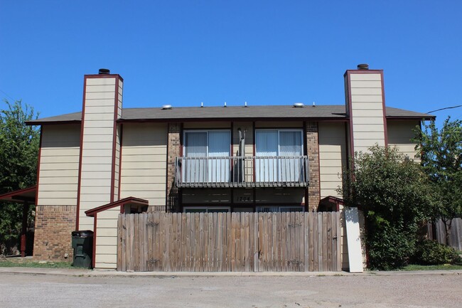 Photo - 1704 Bundrant Dr Apartamento Unidad # B