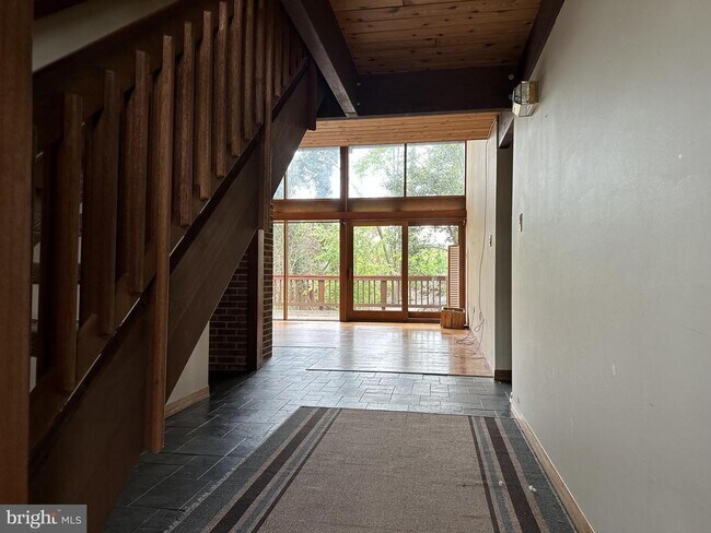 Photo - 6022 Munson Hill Rd