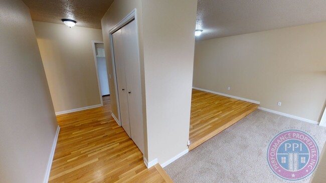 Photo - 2404 Saddle Ct